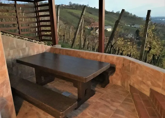 Brunarica Contos * Lendava